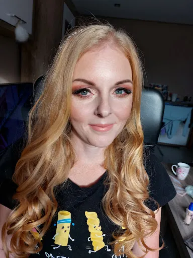 Aleksandra Paturalska Makeup